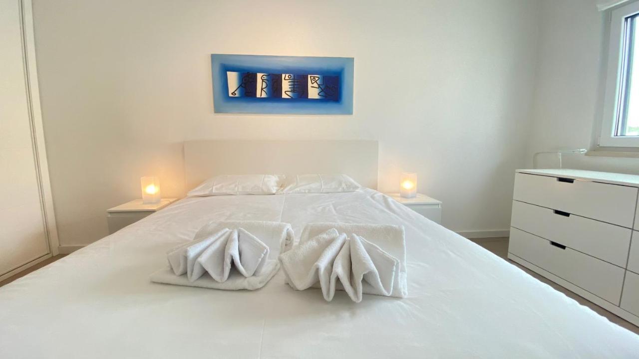 The Sunny Dune - Luxury Apartment W/ Pool & Private Terrace เฟอร์เรล ภายนอก รูปภาพ